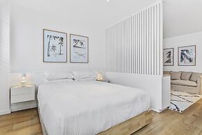 Studio3: Chic Bondi Abode With Pool & A/C