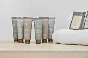 Studio3: Chic Bondi Abode With Pool & A/C