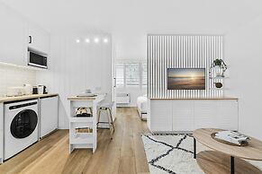 Studio3: Chic Bondi Abode With Pool & A/C