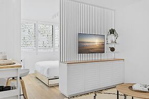 Studio3: Chic Bondi Abode With Pool & A/C