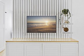 Studio3: Chic Bondi Abode With Pool & A/C