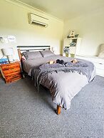 Paterson Skywalk & Bush Bedroom