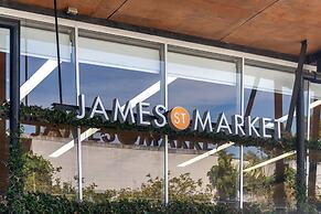 2-bed Getaway With Shared Pool & BBQ Access