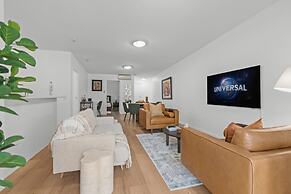 2-bed Getaway With Shared Pool & BBQ Access