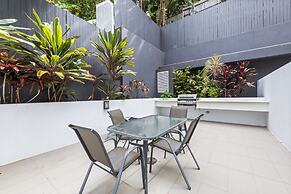 2-bed Getaway With Shared Pool & BBQ Access