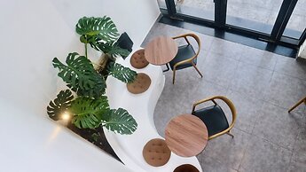 Monstera Hotel and Coffee