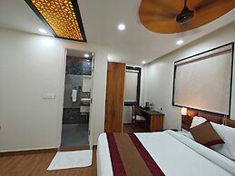 Hotel The Rajwada LP