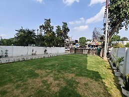 Hotel The Rajwada LP