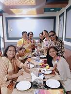 Hotel The Rajwada LP