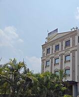 Hotel The Rajwada LP