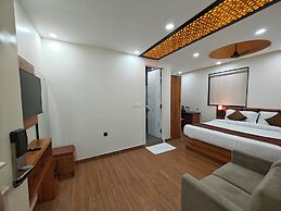 Hotel The Rajwada LP