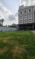Hotel The Rajwada LP