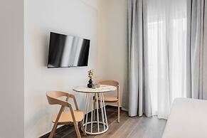 Kleo II by Zoia Living