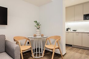 Kleo II by Zoia Living