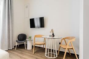 Kleo II by Zoia Living