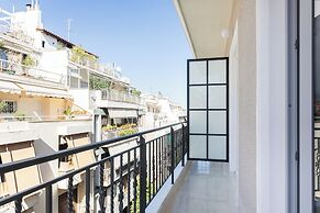 Kleo II by Zoia Living