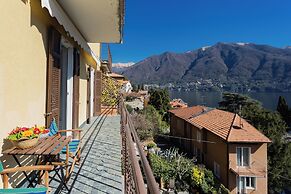 Lovely Apartment Overlooking the Lake