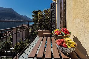 Lovely Apartment Overlooking the Lake