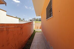 Casa Tem Tica com Piscina e Churrasqueira