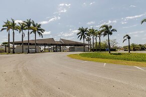 Casa Tem Tica com Piscina e Churrasqueira