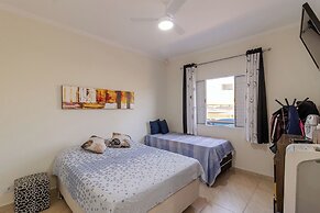 Casa Tem Tica com Piscina e Churrasqueira