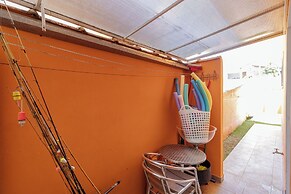 Casa Tem Tica com Piscina e Churrasqueira