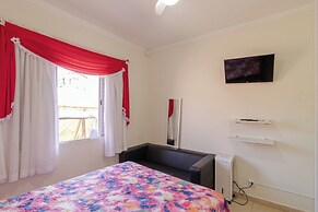 Casa Tem Tica com Piscina e Churrasqueira
