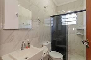 Casa Tem Tica com Piscina e Churrasqueira