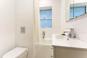 Beachside Living in Modern 2 Bedroom Apartment