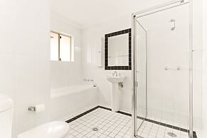 Pristine 2-bed Near Marrickville Village
