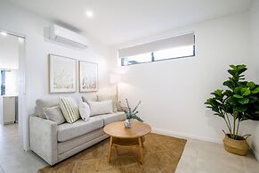 Bay View 2-bedroom Apartment With BBQ