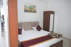 HOTEL NEELKANTH PALACE