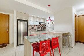 2 Bedroom Apartment 700 m From the Beach Mbr0108