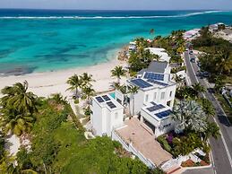 Trinity Villa in New Providence