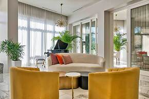 Luxury Oceanfront Residence Condo at Soleil Residences