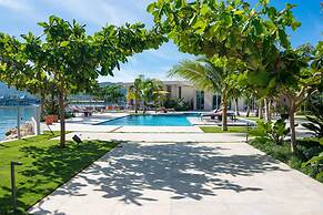 Exclusive Oceanfront Residence Condo at Soleil Residences