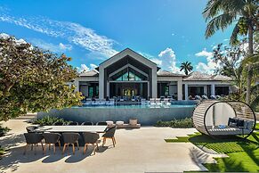 Oceans 8 Villa at the Tryall Club