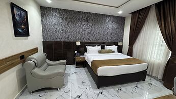 Silver Gate Hotel and Suites