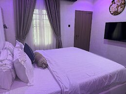 Silver Gate Hotel and Suites