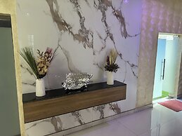 Silver Gate Hotel and Suites