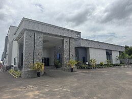 Silver Gate Hotel and Suites