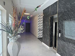 Silver Gate Hotel and Suites