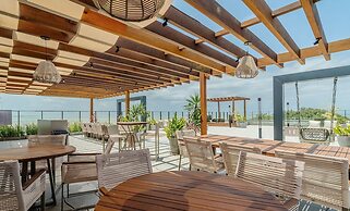 Beachfront Condo Studios With Pool in Bessa Beach - Gses