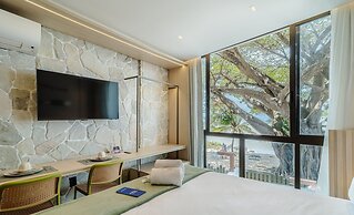 Beachfront Condo Studios With Pool in Bessa Beach - Gses