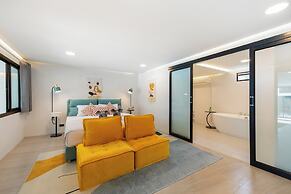 Unique Pool Slide Access Townhouse