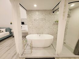 Unique Pool Slide Access Townhouse