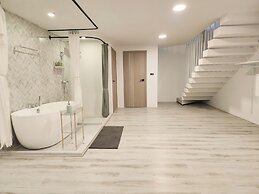 Unique Pool Slide Access Townhouse