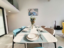 Unique Pool Slide Access Townhouse