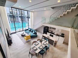 Unique Pool Slide Access Townhouse