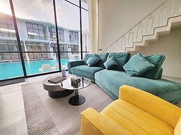 Unique Pool Slide Access Townhouse